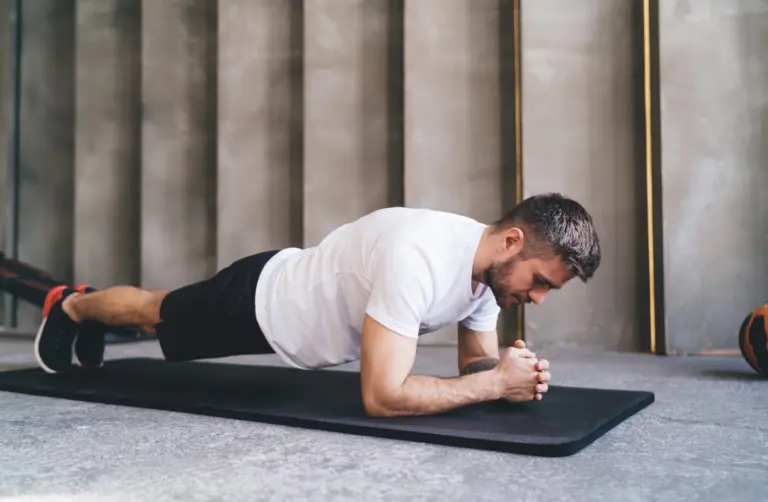 A Move You Should Do MONDAY – Plank Walk-Ups